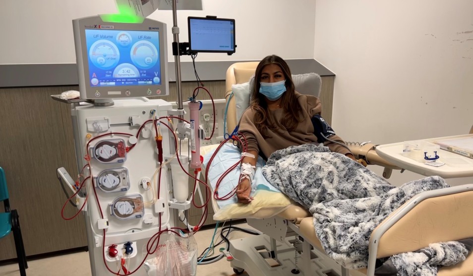 Photograph of patient Alisha Gorkani receiving dialysis