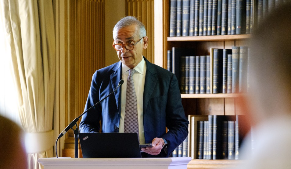 Photo of Professor the Lord Darzi of Denham speaking