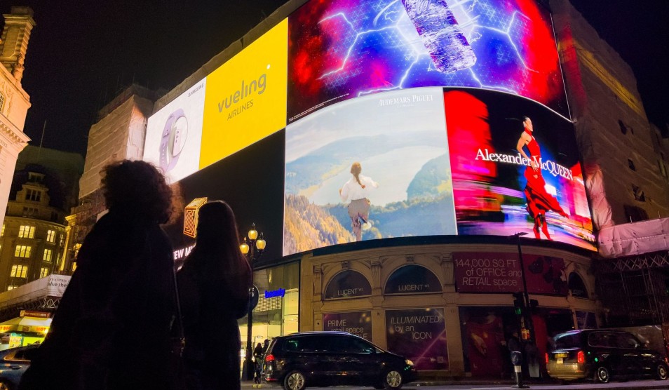 Photo of the billboards at Piccadilly Circus