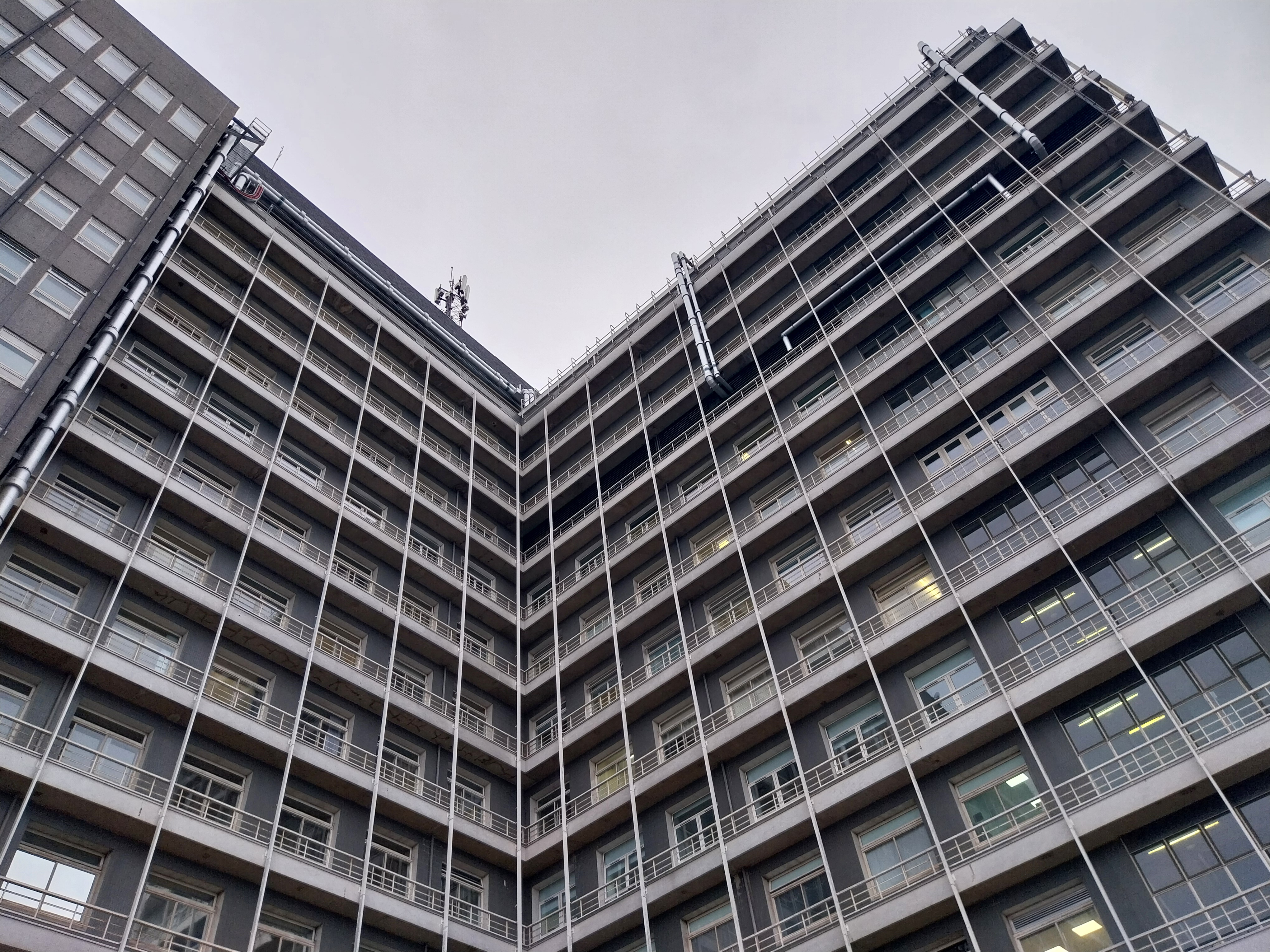 Photo of piping installed around Charing Cross Hospital tower for the decarbonisation project