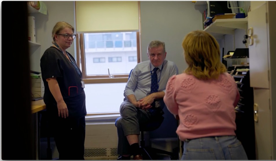 Photo of Ellie Simmonds talking to Bryony Jones and Christoph Lees
