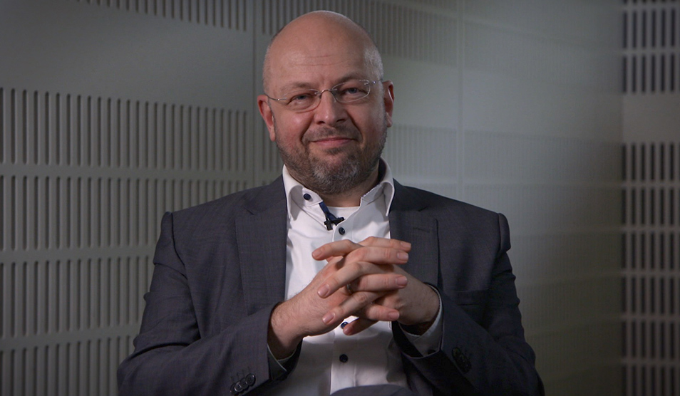 Portrait of Frank Dor, consultant transplant surgeon, clinical lead for transplantation and the chair of the Trust’s Clinical Ethics Committee.