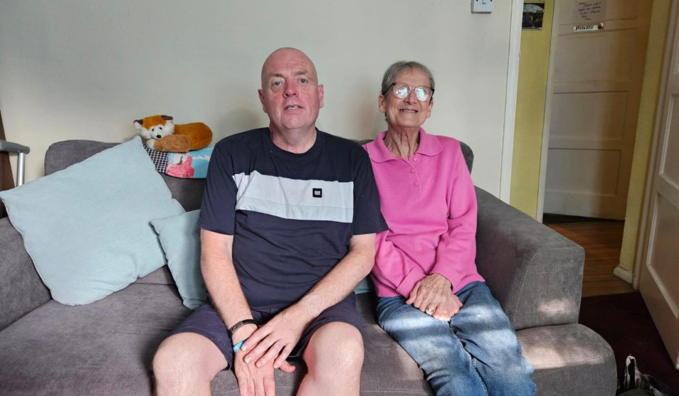 Lee and Edith at home