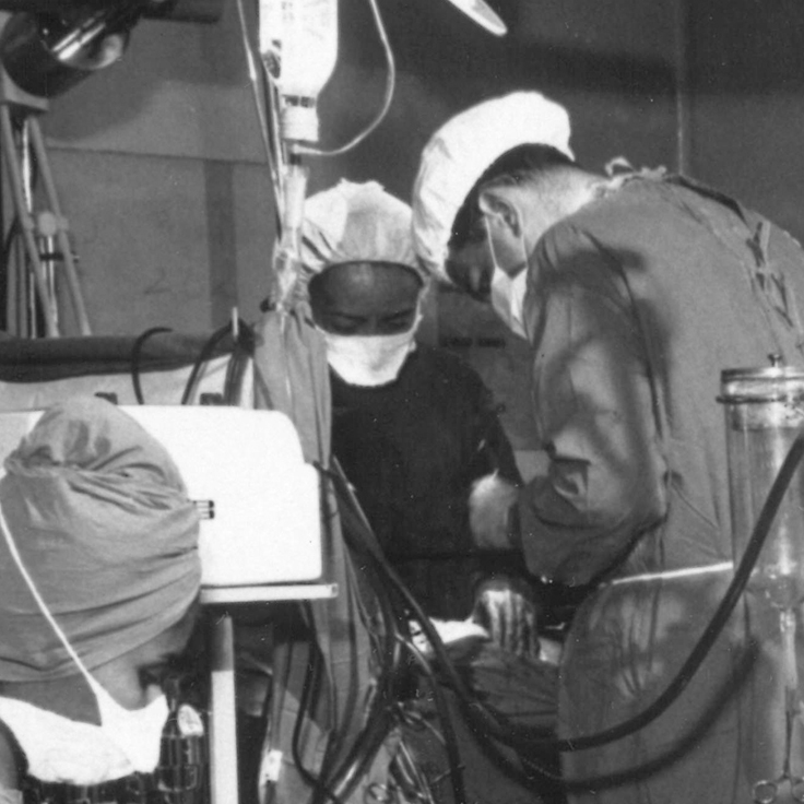 The first heart -lung machine1