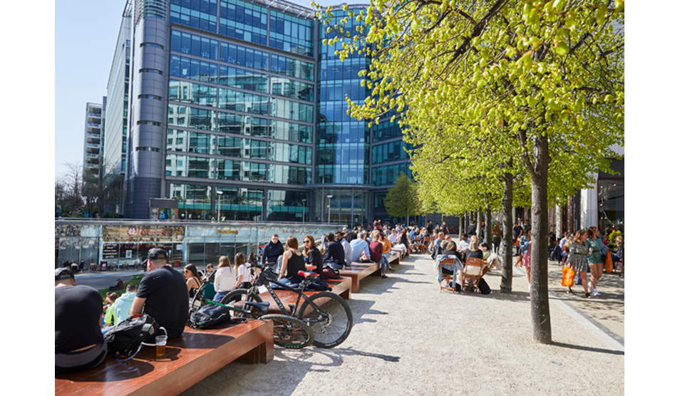 People watching Wimbledon final on large screen at Imperial Wharf People watching Wimbledon final on large screen at Imperial Wharf